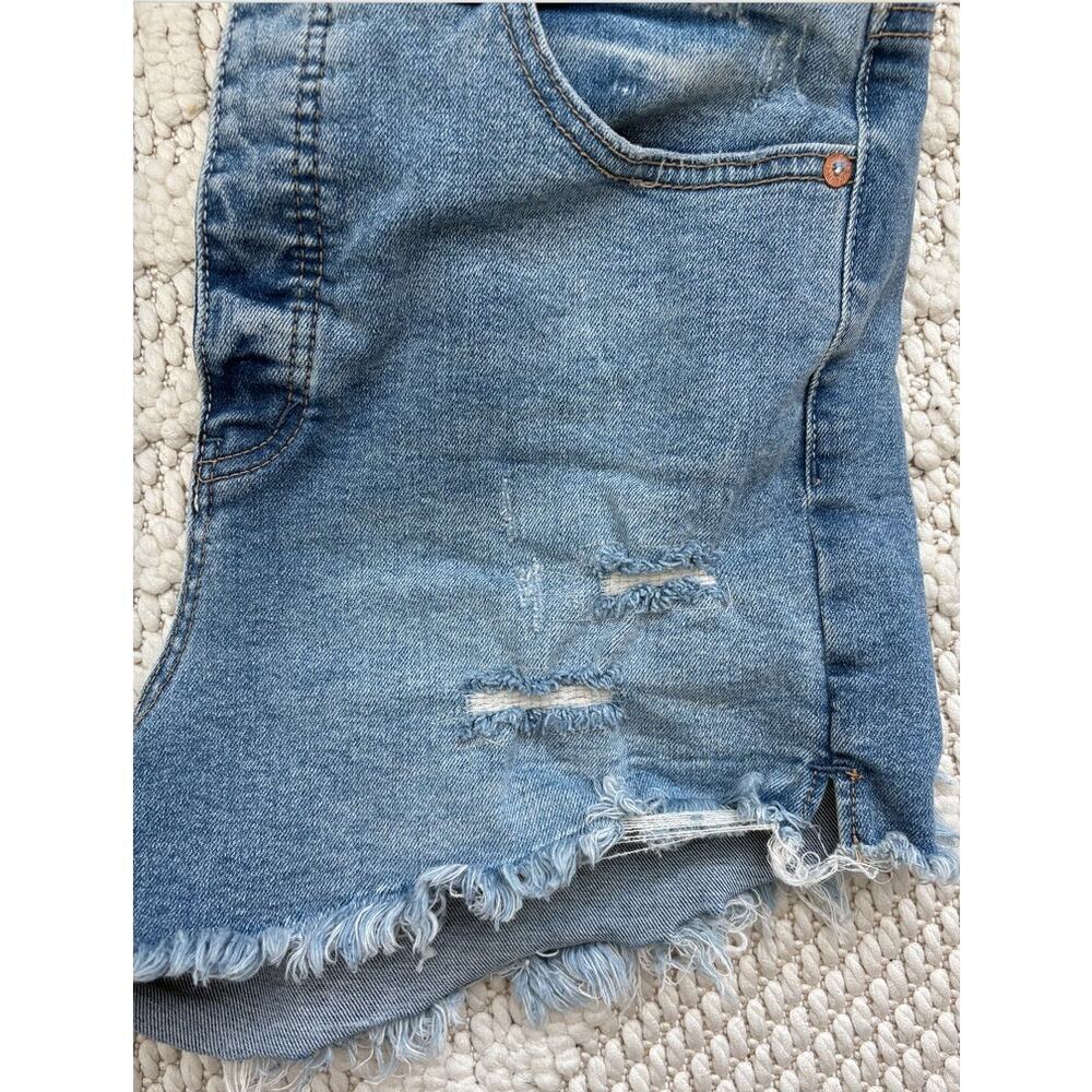 Womens Free People CRVY Distressed Raw Hem Denim Shorts Size 29 - Picture 4 of 4
